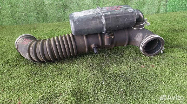 Патрубок воздушного фильтра Toyota Vista Ardeo