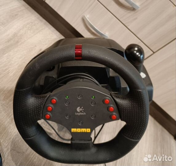 Игровой руль logitech momo racing