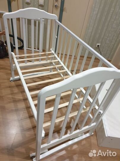 Кроватка+пеленальный столик на кроватку