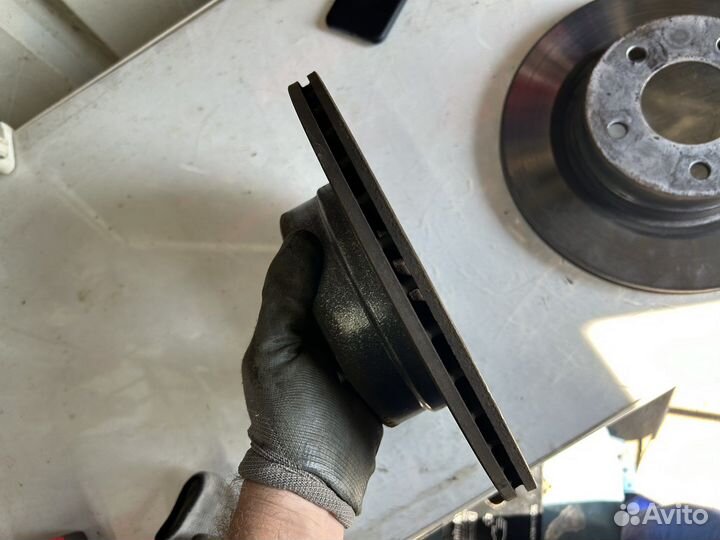 Диски тормозные задние от BMW e 90 325 бу