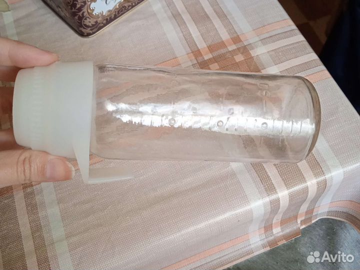 Стеклянные бутылки под соску. Для кормления детей