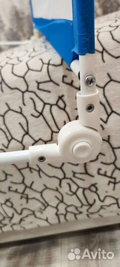 Защитный бортик для кровати