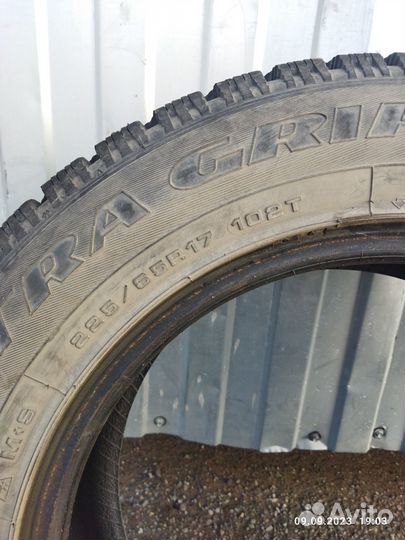 Goodyear UltraGrip 500 225/65 R17 102T