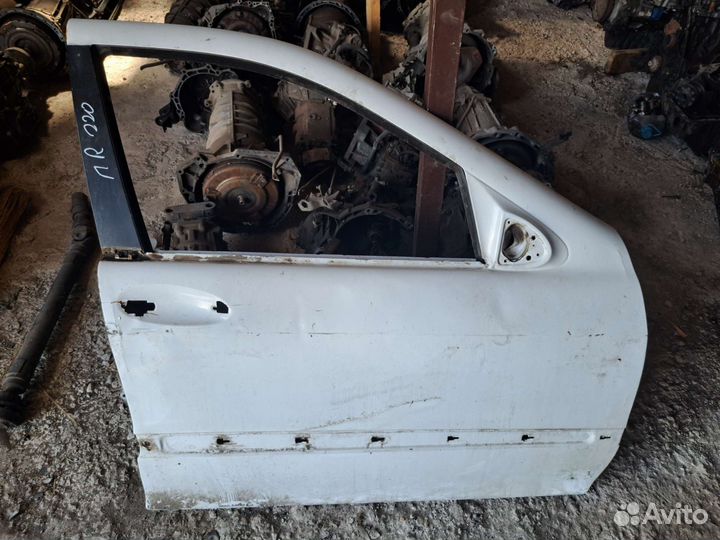 Дверь передний правый на Mercedes w220