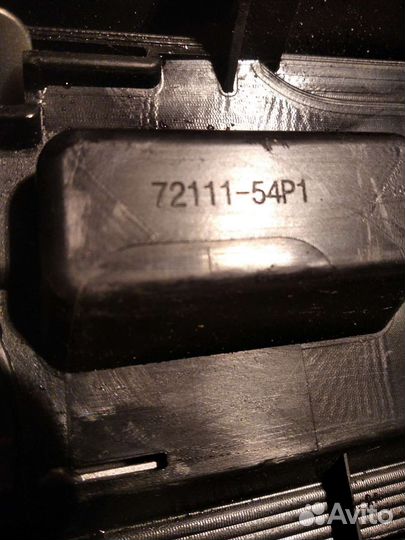 Решетка радиатора переднего бампера