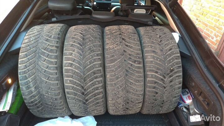 Michelin X-Ice North 4 235/45 R18 98T