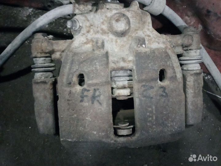 Суппорт тормозной передний colt z3