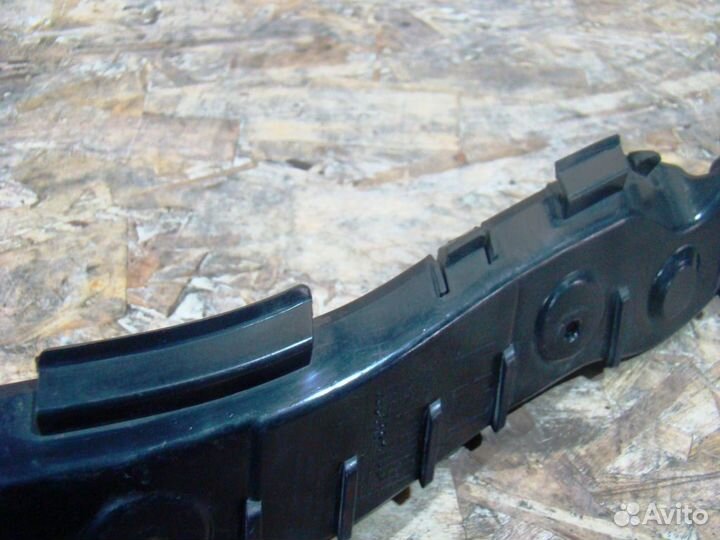 Ssang Yong Actyon Направляющая заднего бампера L