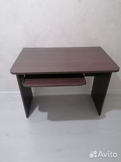 Письменный стол
