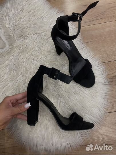 Босоножки женские 39 размер