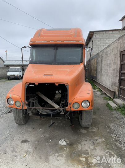 Freightliner Columbia, 2002