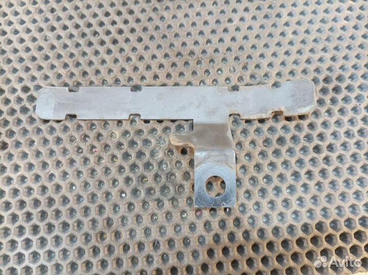 Кронштейн проводки Mercedes-Benz Axor