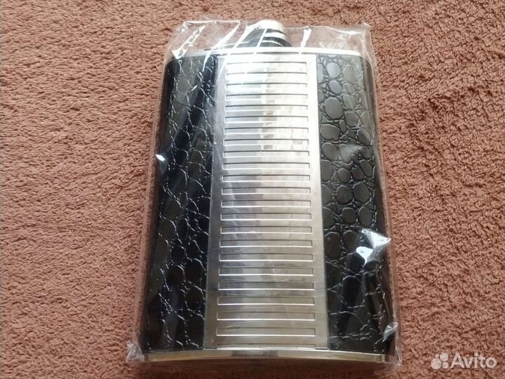 Фляжка подарочная