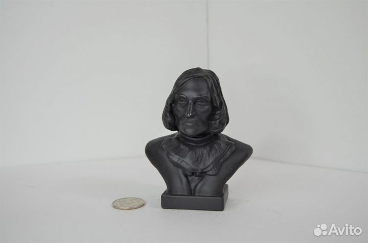 Бюст Гоголь Н. В. чугун