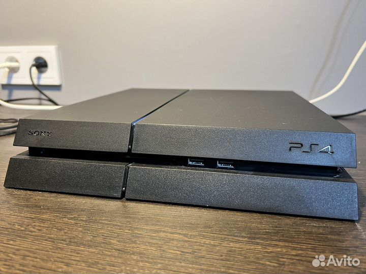 Игровая приставка ps4