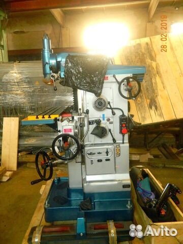 Универсальный фрезерный станок сф676