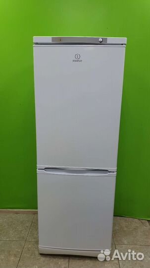 Холодильник indesit SB16740 как новый