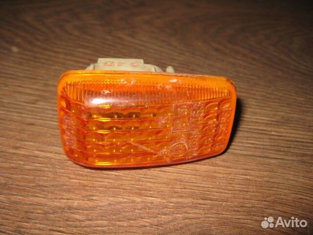 Повторитель на крыло Mitsubishi Galant (89-92 года) E31A, E32A, E33A, E35A, E37A, E39A, E34A