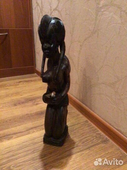 Статуэтка аыриканской девушки из черного дерева