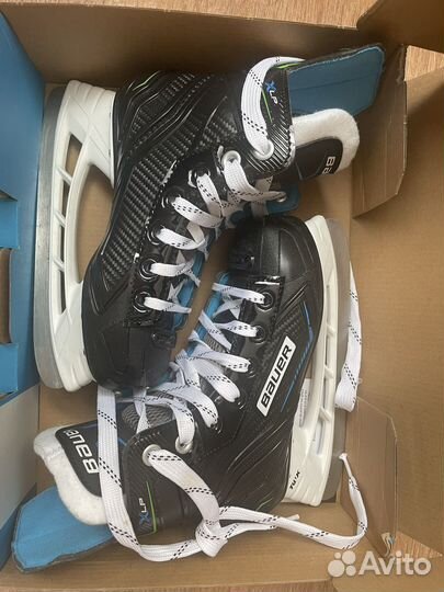 Хоккейные коньки bauer