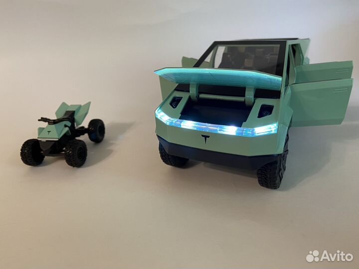 Машинка металлическая