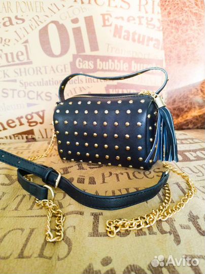 Сумка женская вечерняя. С золотыми заклепками и це