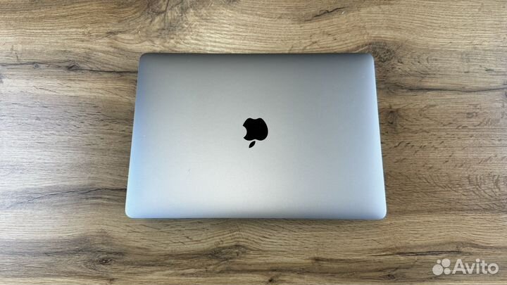 Macbook pro 13 2020 m1/8/256