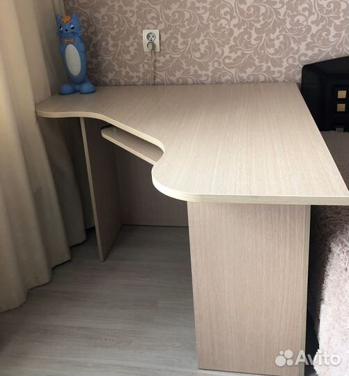 Угловой компьютерный стол )