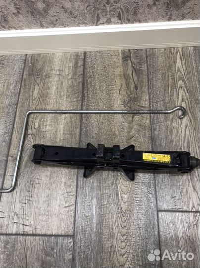 Домкрат на camry