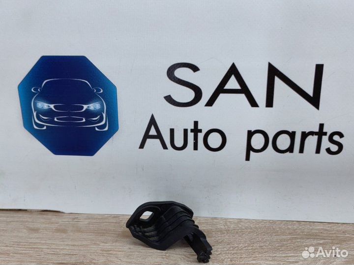 Кронштейн фары левый Bmw 3 F30 N20B20 2013