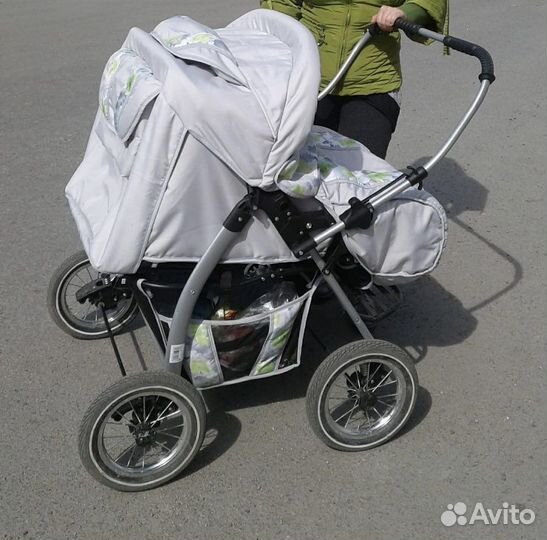 Коляска для двойни