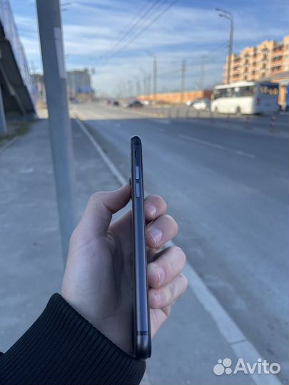 iPhone 8, 64 ГБ