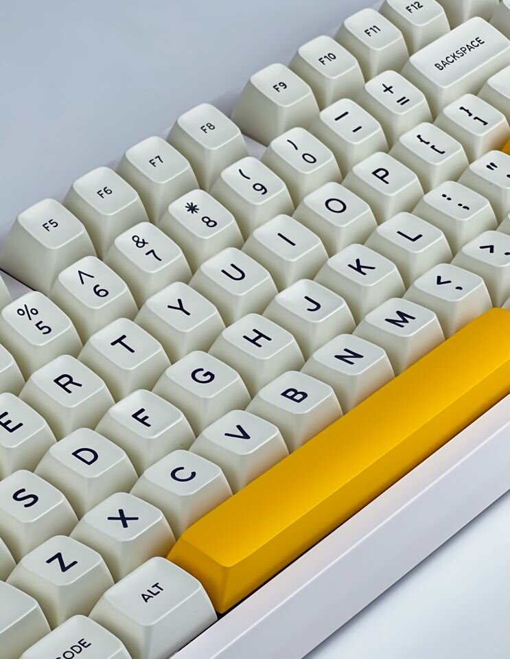 Ducky one 2 sf rgb. Sa keycaps. Varmilo keycaps. Geek side. Kira mechanical keyboard.