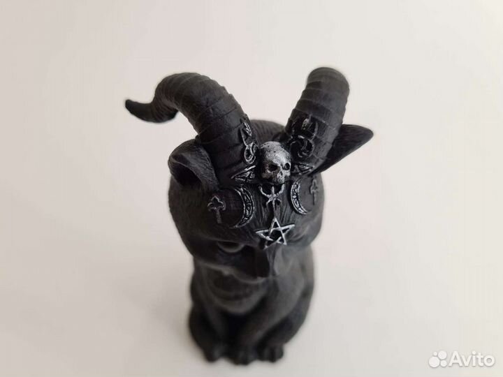 Кот - дьяволенок статуэтка