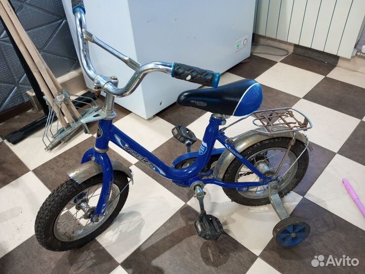 Велосипеды четырехколесные 2шт