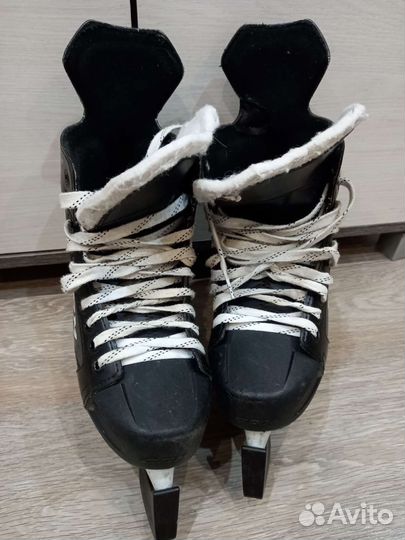 Коньки хоккейные