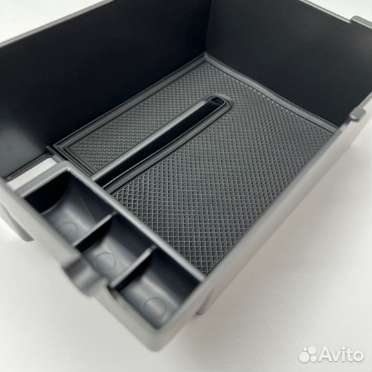 Органайзер в подлокотник Subaru XV с 18 R1859