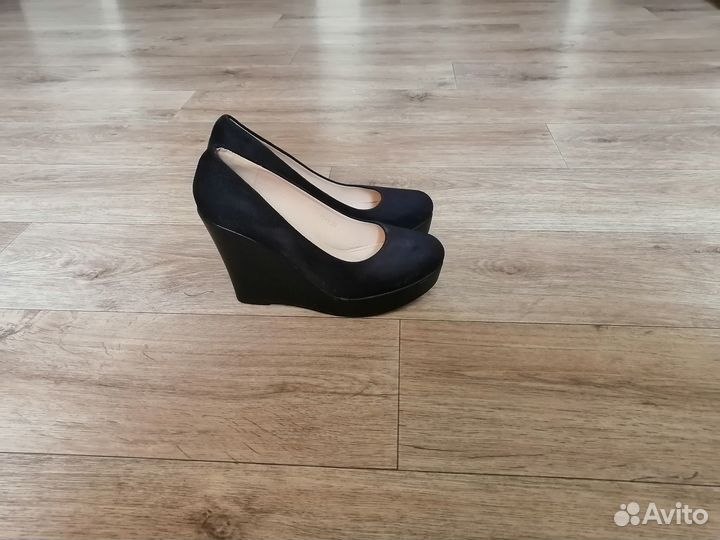 Продаются туфли, высокий каблук-горка