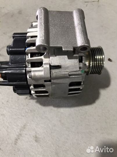 Генератор 120 А Веста новая