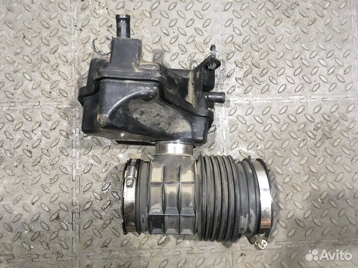 Резонатор воздушного фильтра + патрубок