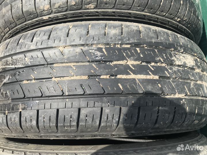Kumho 852 235/65 R17