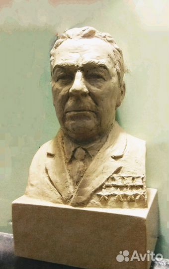 Бюст Брежнева Мао Цзедуна Энгельса