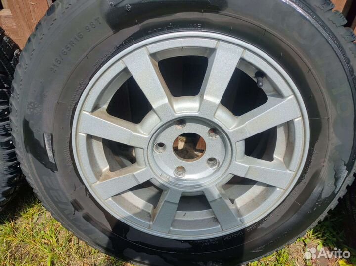 Kumho I'Zen KW22 215/65 R16 98T