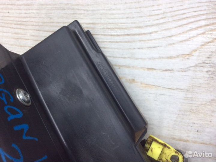 Замок двери передней левой передний левый Renault