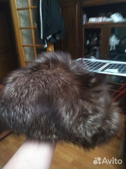 Шапка из чернобурки женская и из лесы мужская б/у