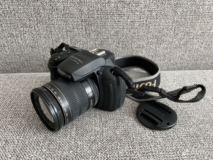 Цифровой фотоаппарат Fujifilm FinePix HS25EXR