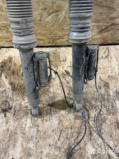 Пневмостойка задняя Мерседес W221 левая правая