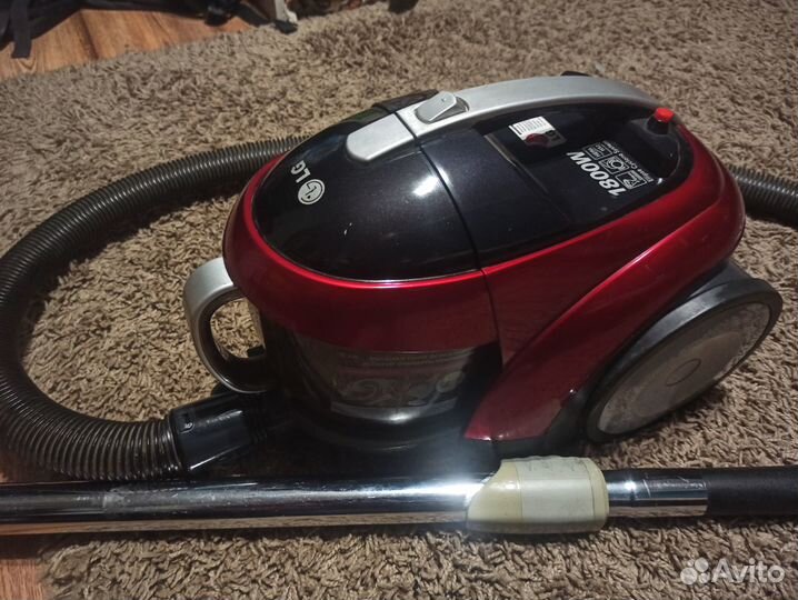 Пылесос колбовый LG VK71186HC 1800W