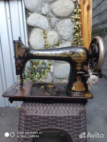 Швейная машинка Singer