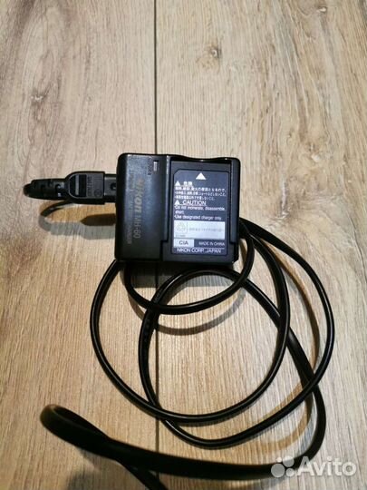 Зарядное устройство Nikon MH-60, аккумулятор EN-EL